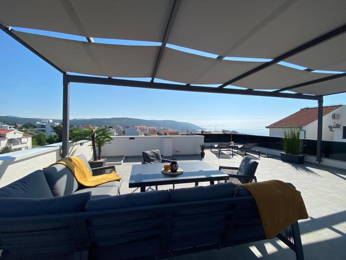 Apartment Agnes With 63 M2 Rooftop Terrace, Grill And Pool Okrug Gornji Exterior photo